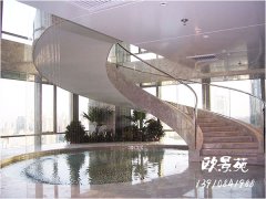 安联大厦弧形水帘